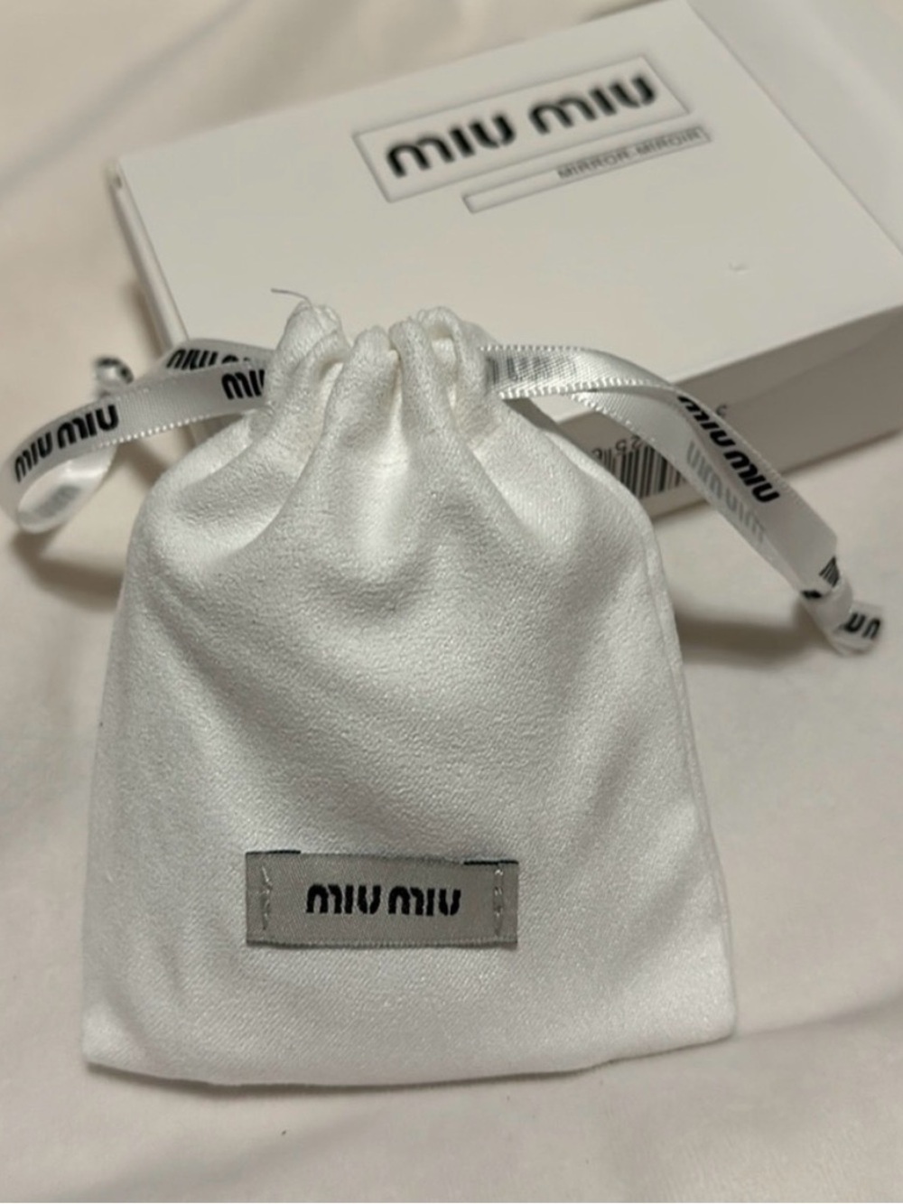 Miu Miu White And Gold Quilted Compact Mirror NIB - Picture 2 of 5